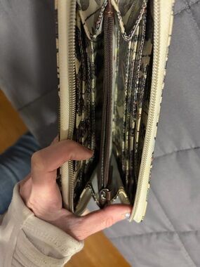 Women's Cream Floral Zip Wallet - Stylish Organizer